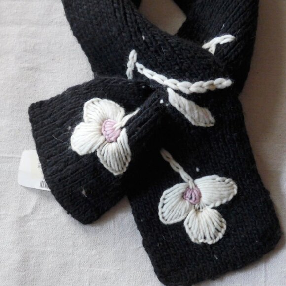 NWT Vintage Brooklyn Handknit Black Wool Scarf - Picture 5 of 10